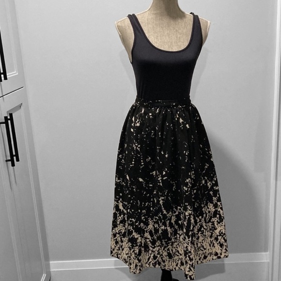 H&M Black Floral Print Full Skirt Size 4 - Picture 7 of 12